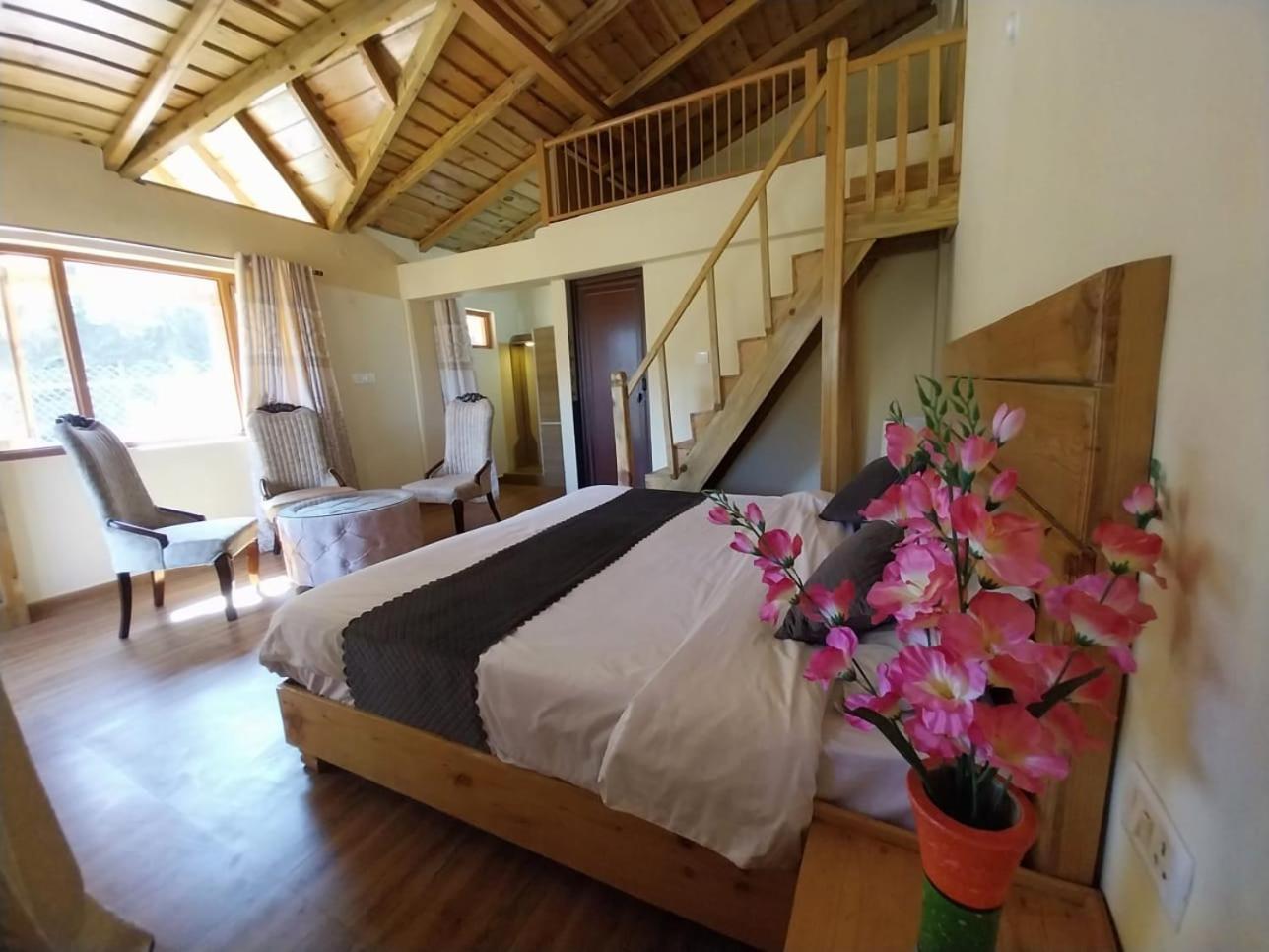 Anmol Paradise Hotel Mukteshwar Bagian luar foto